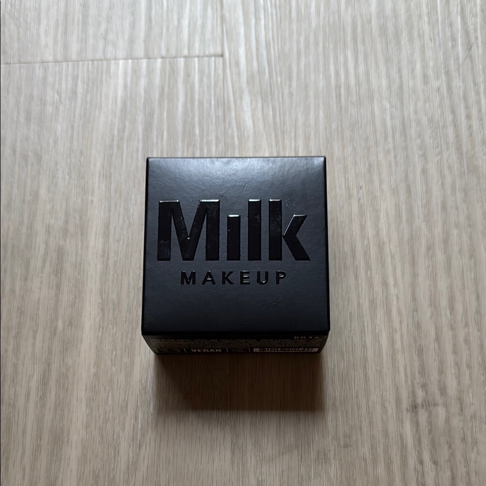 Milk Makeup Pore Eclipse Matte Translucent Powder